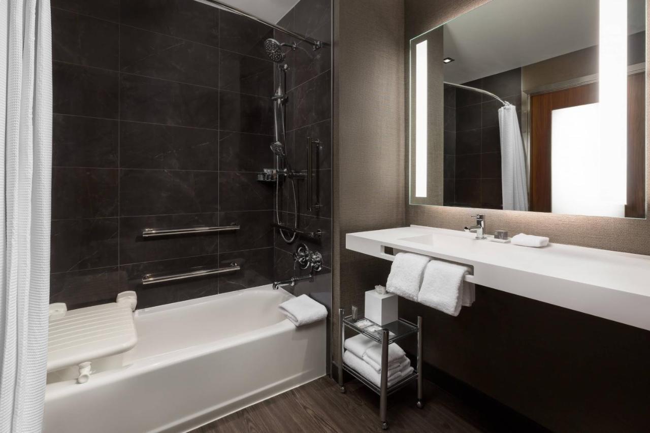 Ac Hotel By Marriott New York Times Square Eksteriør billede